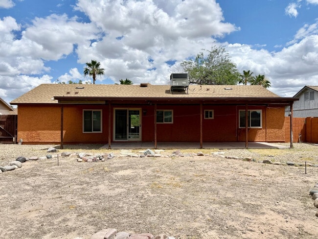 Building Photo - 6143 W Del Rio St