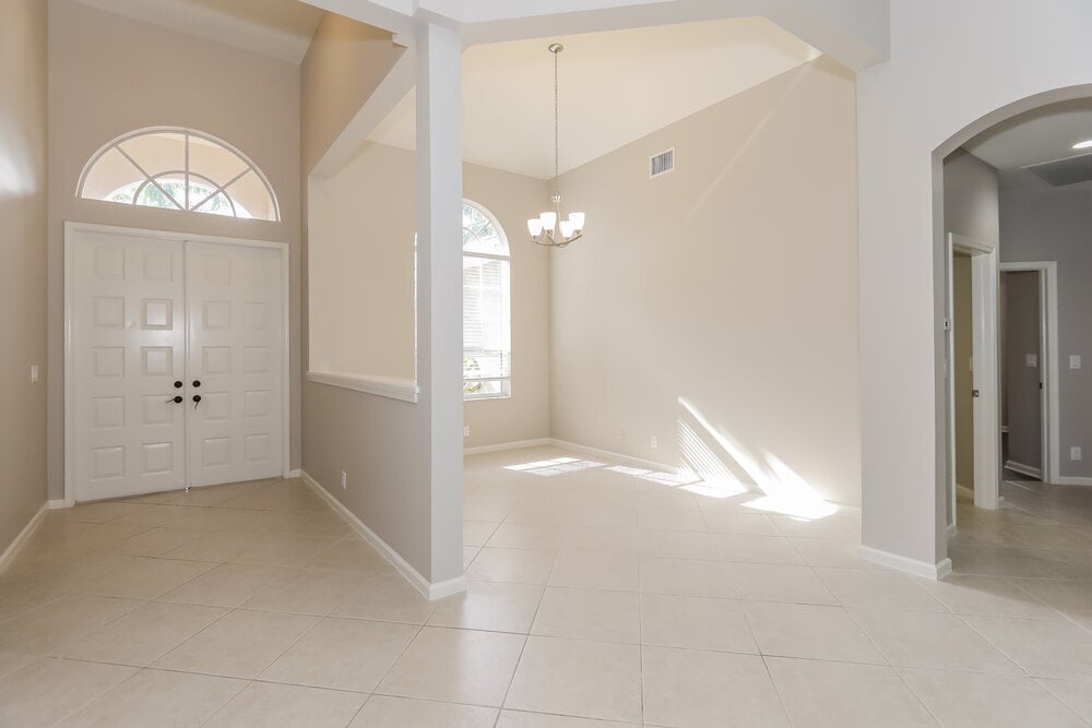 Building Photo - 2560 Jardin Manor