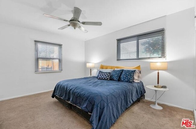 Building Photo - 6939 Noble Ave