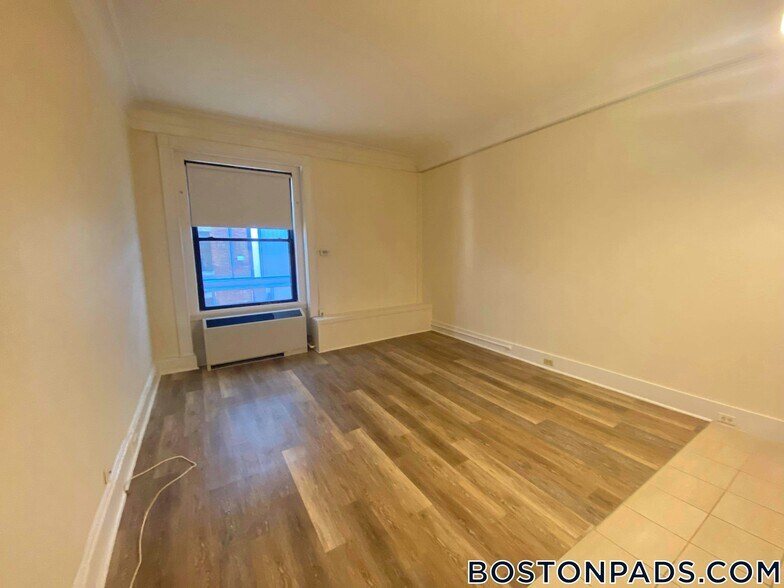 Building Photo - 62 Boylston St