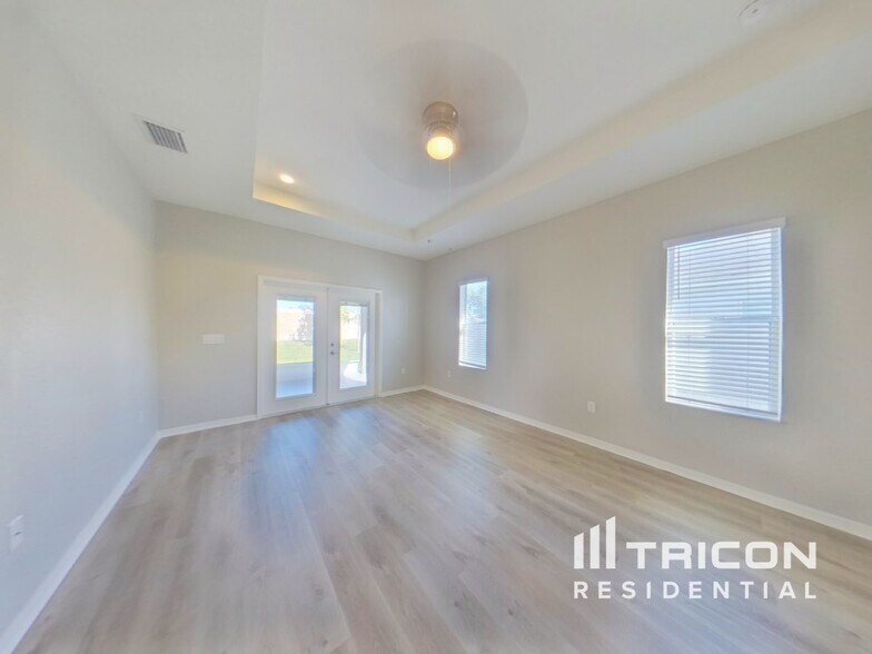 Building Photo - 6715 Castle Green Pl