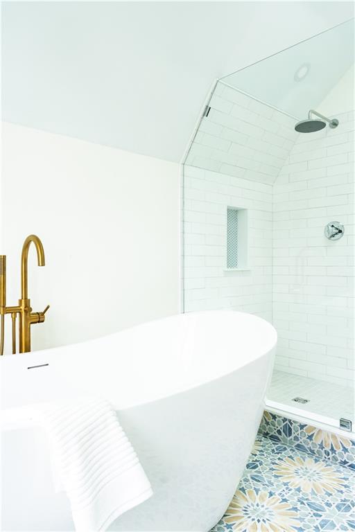 Building Photo - 304 Third Beach Rd