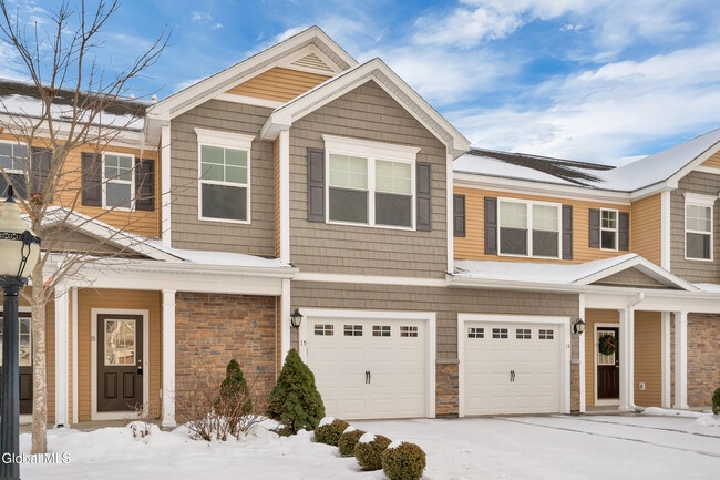 Building Photo - 15 Clarice Ln