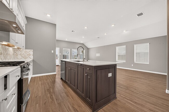 Building Photo - 2450 Rosemary Sage Dr