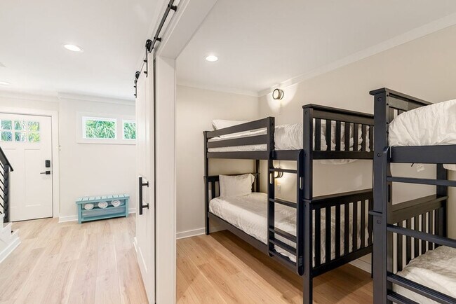 Building Photo - 100 S Spooky Ln