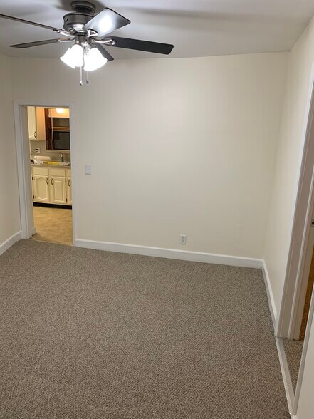 Living Room - 76 Boiling Springs Ave