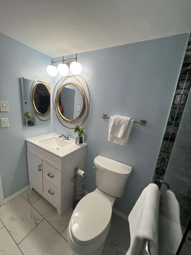 Building Photo - 4500 S Four Mile Run Dr