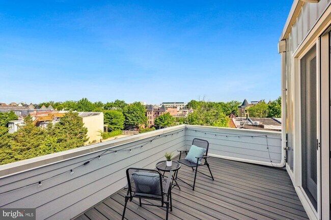 Building Photo - 3325 11th St NW