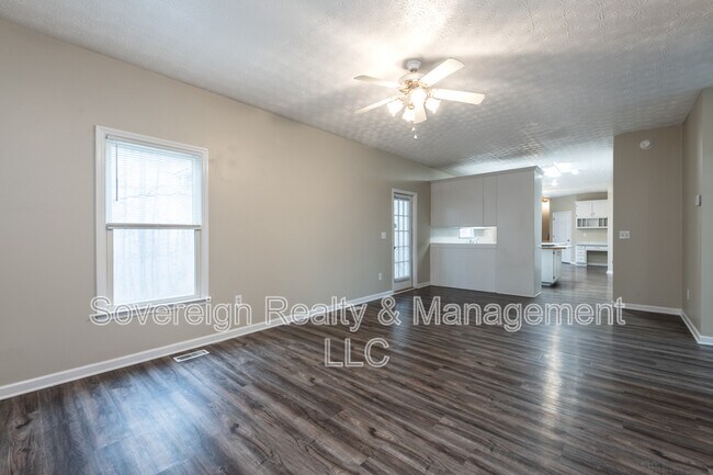 Building Photo - 3213 Southridge