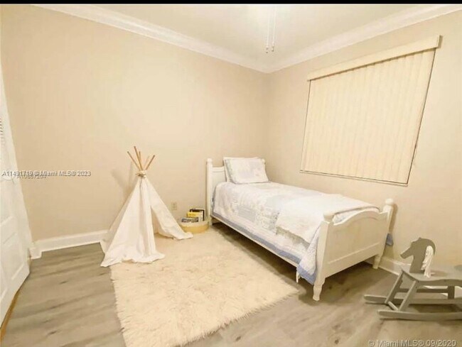 Building Photo - 10621 NW 10th St