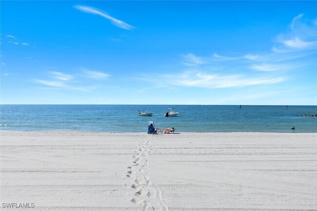 Building Photo - 2211 Gulf Shore Blvd N