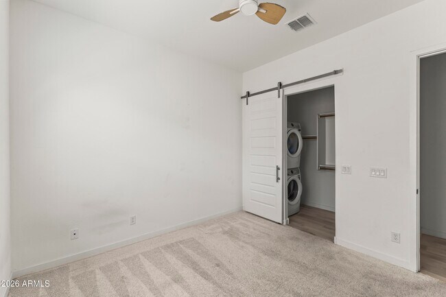 Building Photo - 9342 W Roma Ave