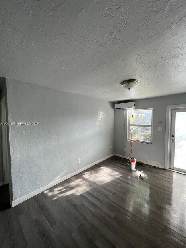 Building Photo - 2864 NW 6th Ct