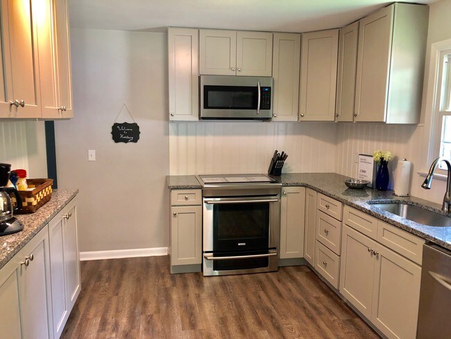 Kitchen - 1380 Sand Hill Rd