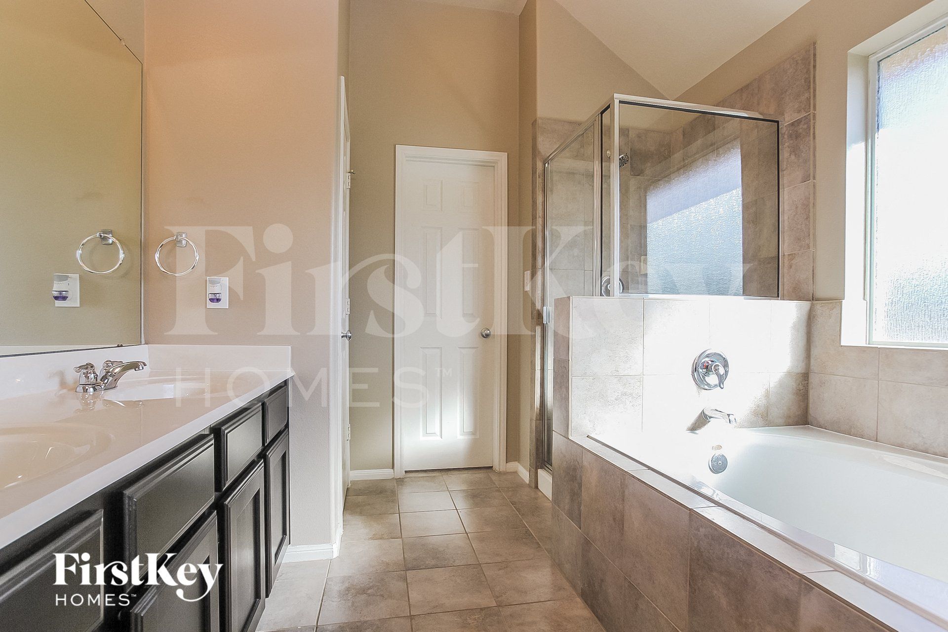 Building Photo - 16318 River Wood Ct