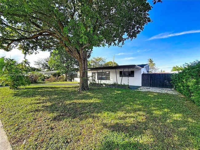 Building Photo - 600 N 66 Terrace