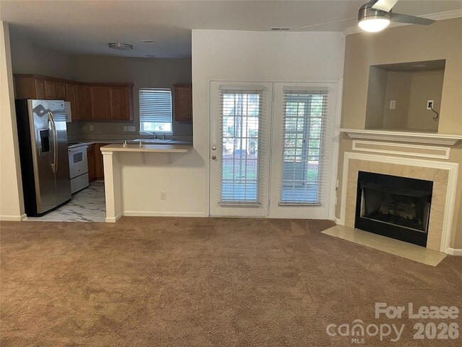 Building Photo - 10913 Princeton Village Dr