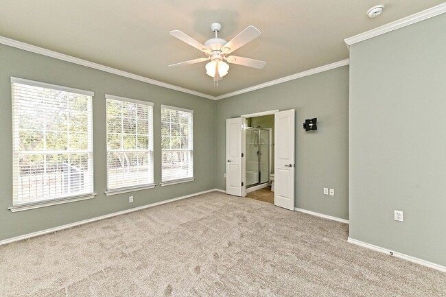 Building Photo - 533 Mill Pond Path