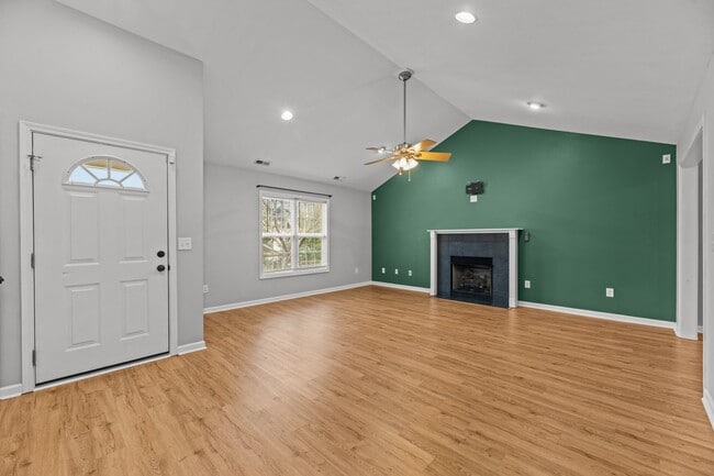Building Photo - 180 Crooked Run Dr