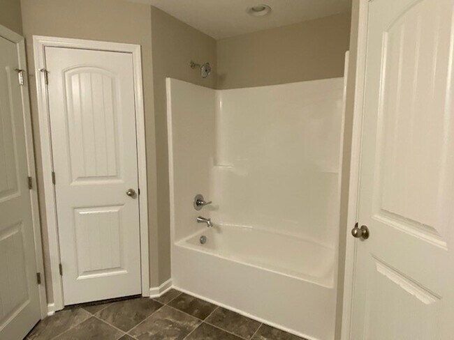 Building Photo - New 3 Bedroom 2 bath with 2 Car Garage Home For Rent!