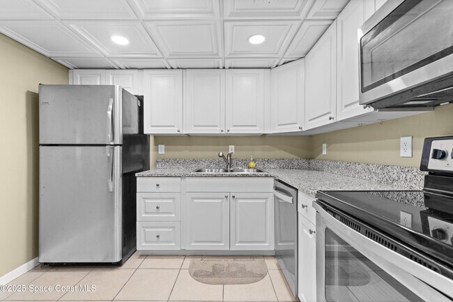 Building Photo - 2700 N Hwy A1A