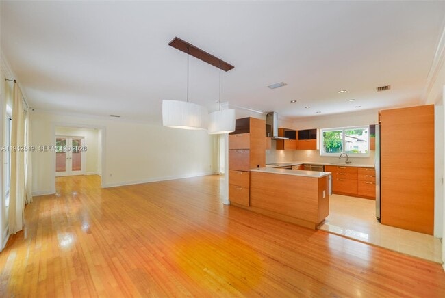 Building Photo - 911 Mariana Ave