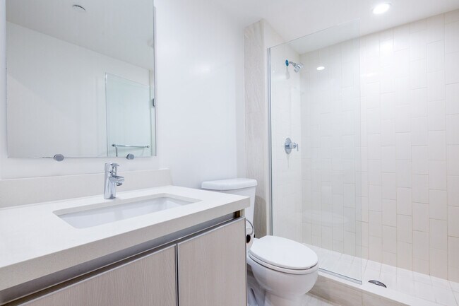 Building Photo - 409 Hayworth Ave