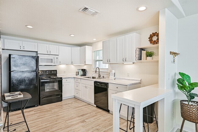 Building Photo - 3806 Concho Key