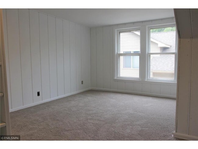 Building Photo - 3136 Douglas Dr N