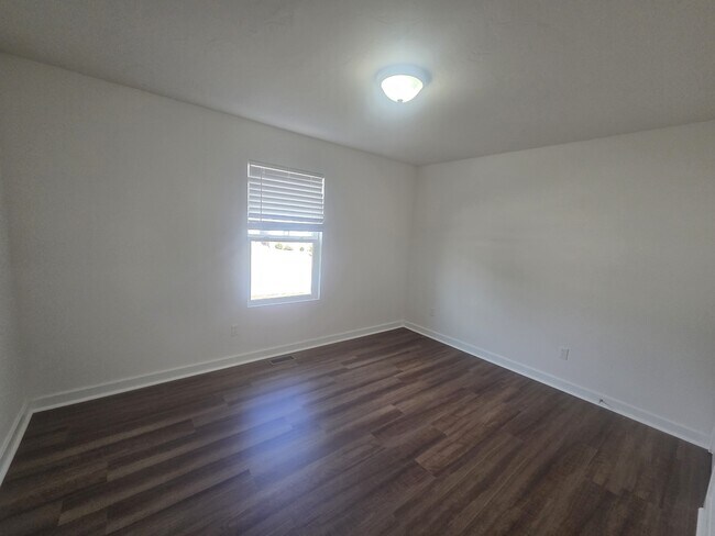 Building Photo - 2622 W Brook Ridge St