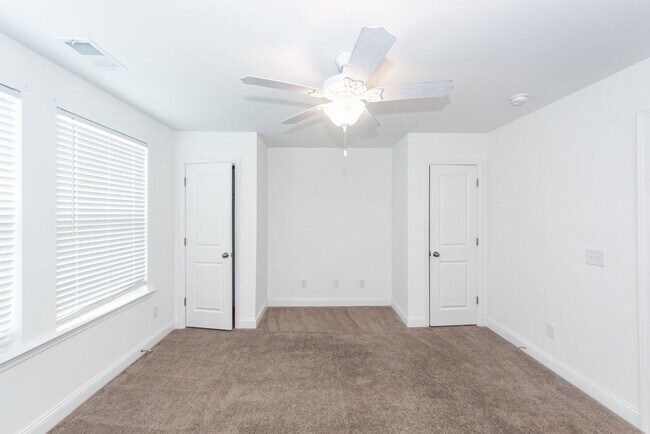 Building Photo - 7102 Channel Park Dr