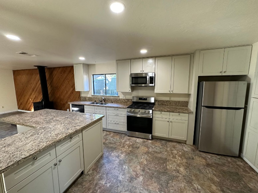 Kitchen from Dining area - 1125 Park Blvd