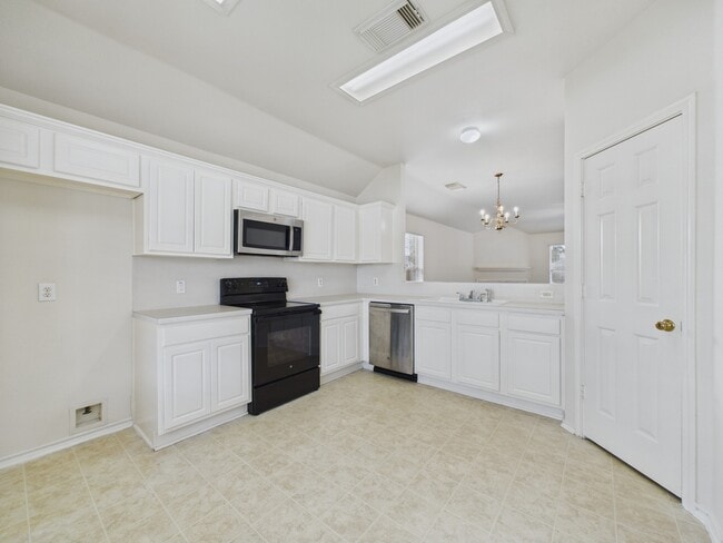 Building Photo - 1151 Andover Dr