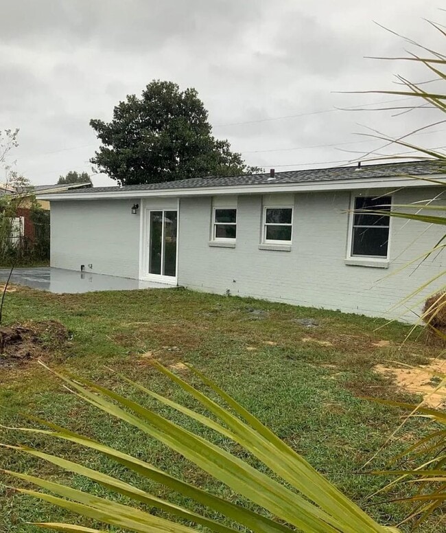 Building Photo - 928 Green Tree Rd