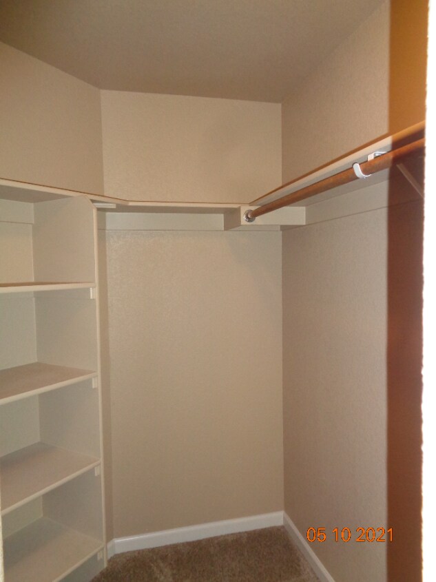 Building Photo - Exclusive community