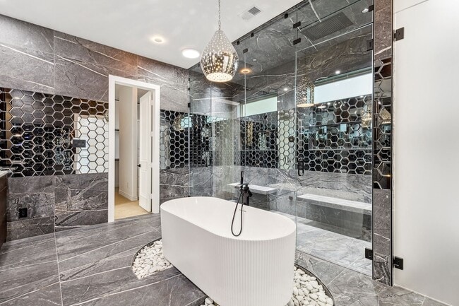 Building Photo - 1229 Strathmore Dr