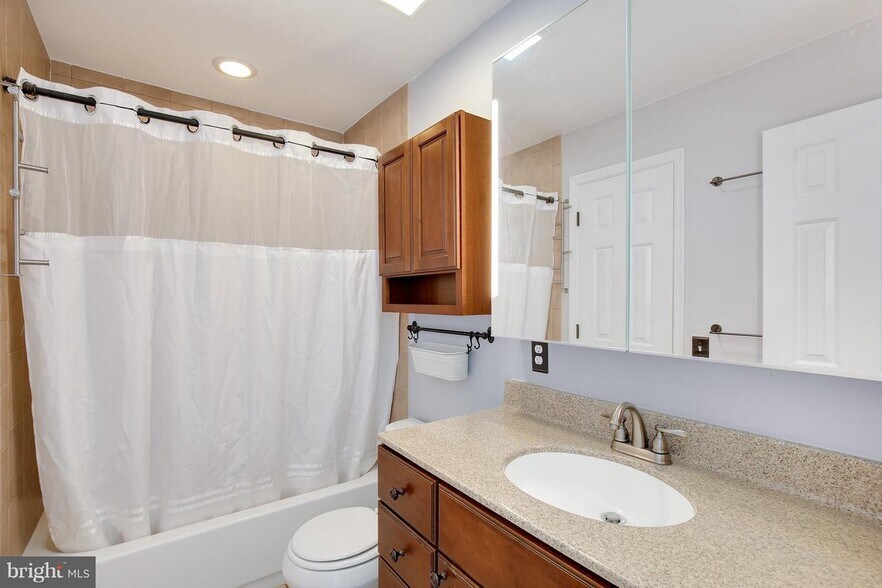 Building Photo - 6563 Old Carriage Dr