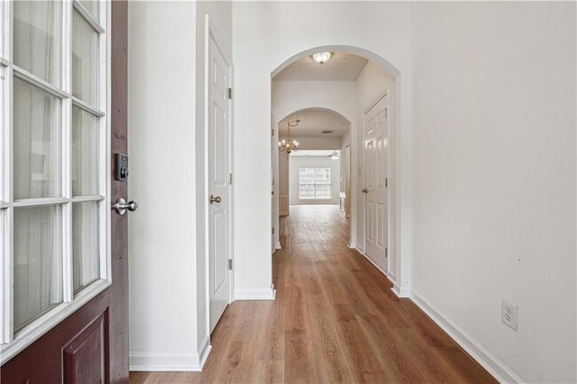 Building Photo - 3812 Dandridge Dr