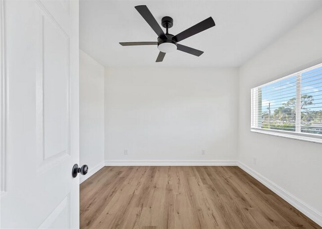 Building Photo - 4869 Venetian Blvd NE