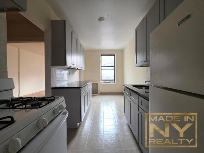 Building Photo - 2 bedroom in FLUSHING NY 11358