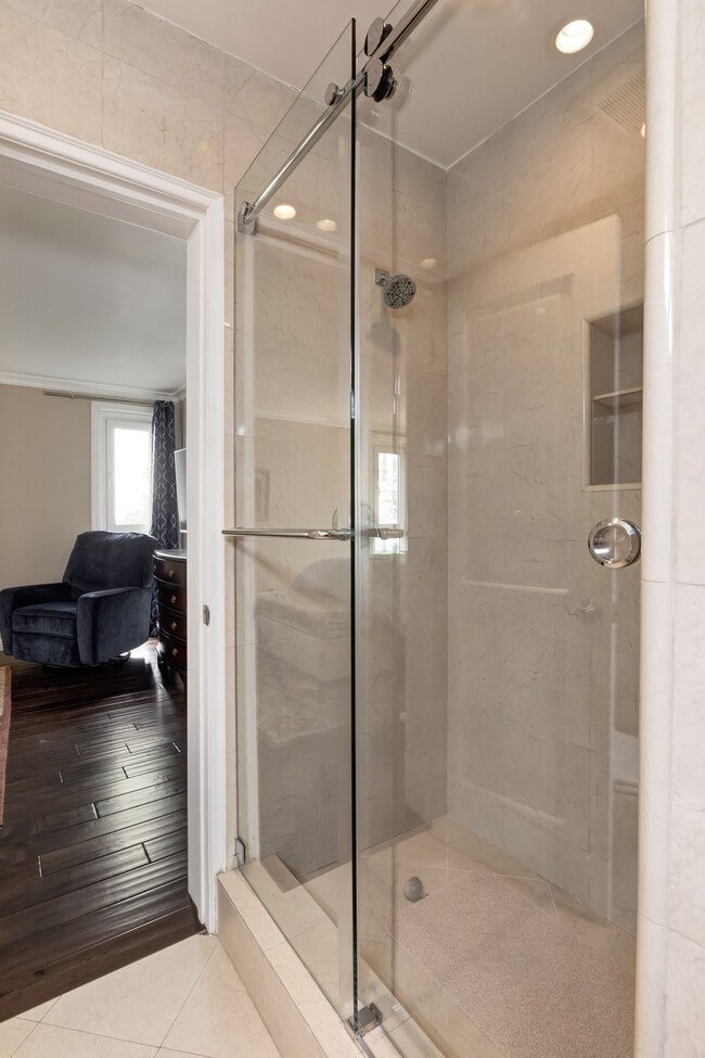 Building Photo - 11789 Montana Ave