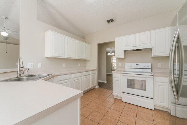 Building Photo - 214 Pleasant Hill Dr