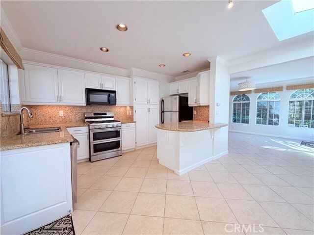 Building Photo - 635 St Ann's Dr