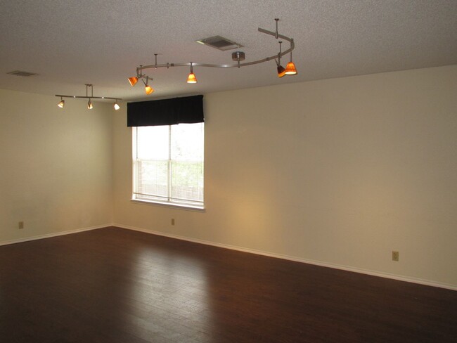 Building Photo - 1811 Lionheart Drive
