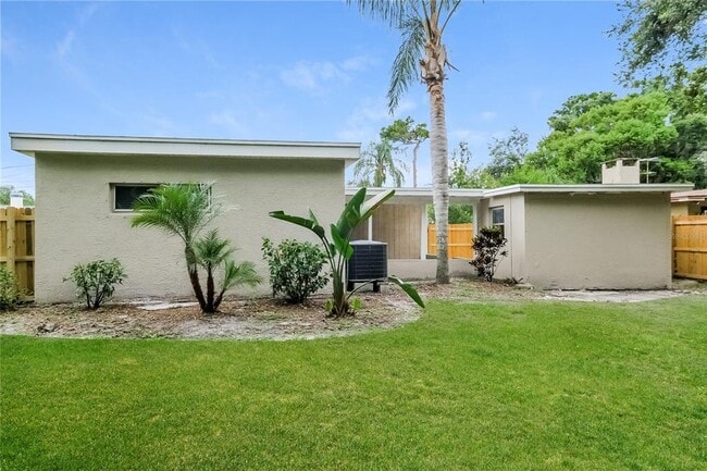 Building Photo - 1909 Glen Echo Ln