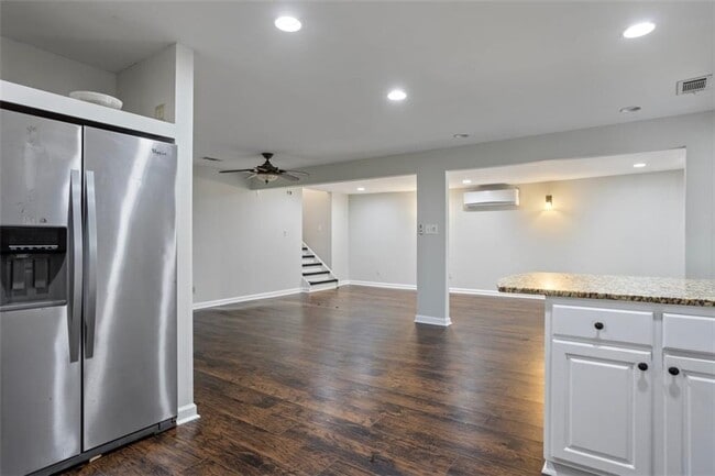 Building Photo - 263 Mountainview Cir
