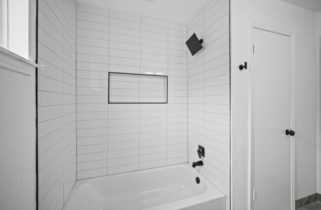Building Photo - 10935 Silkwood Dr