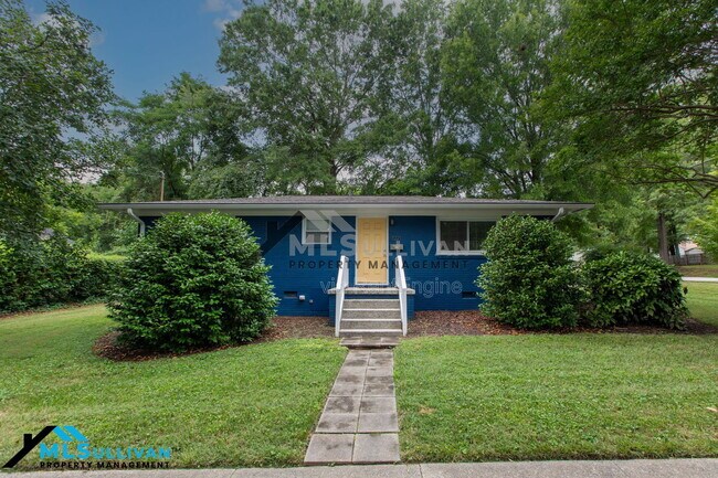 Building Photo - 1021 Sedgefield St
