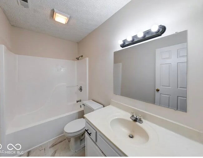 Building Photo - 7621 Orchard Village Dr