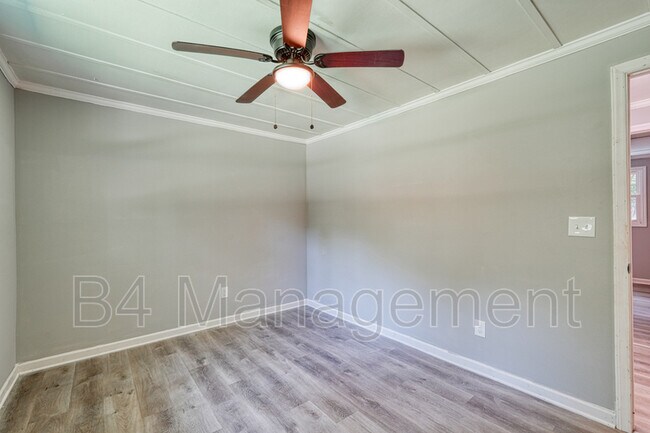 Building Photo - 168 Cherokee Cir